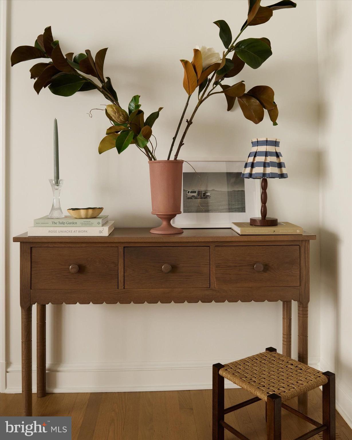 9225 LAUREL OAK DRIVE