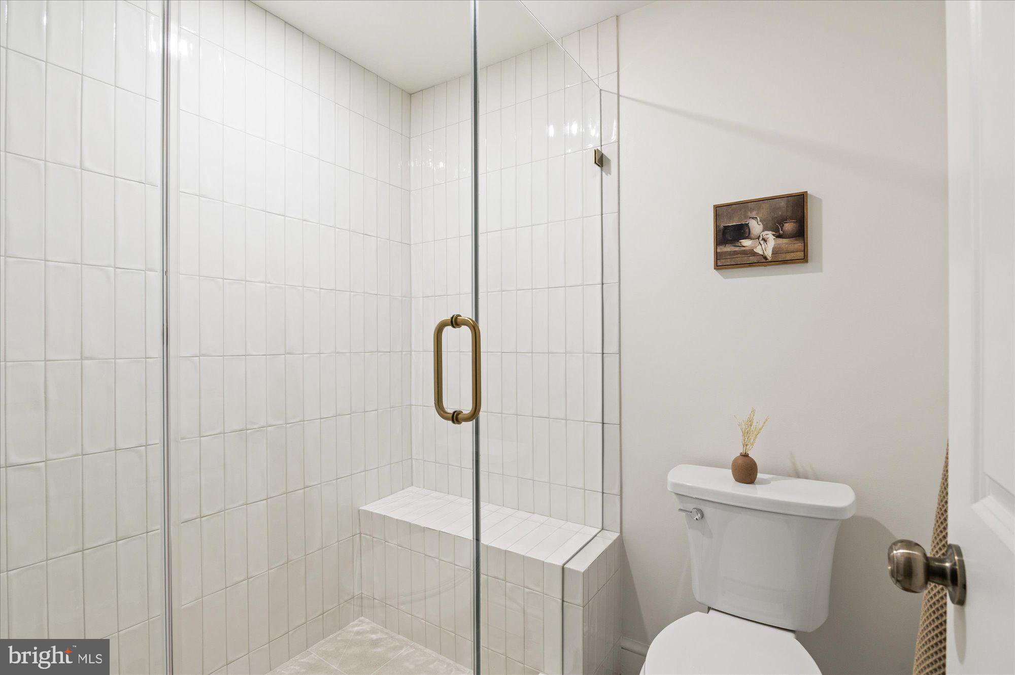 9225 LAUREL OAK DRIVE