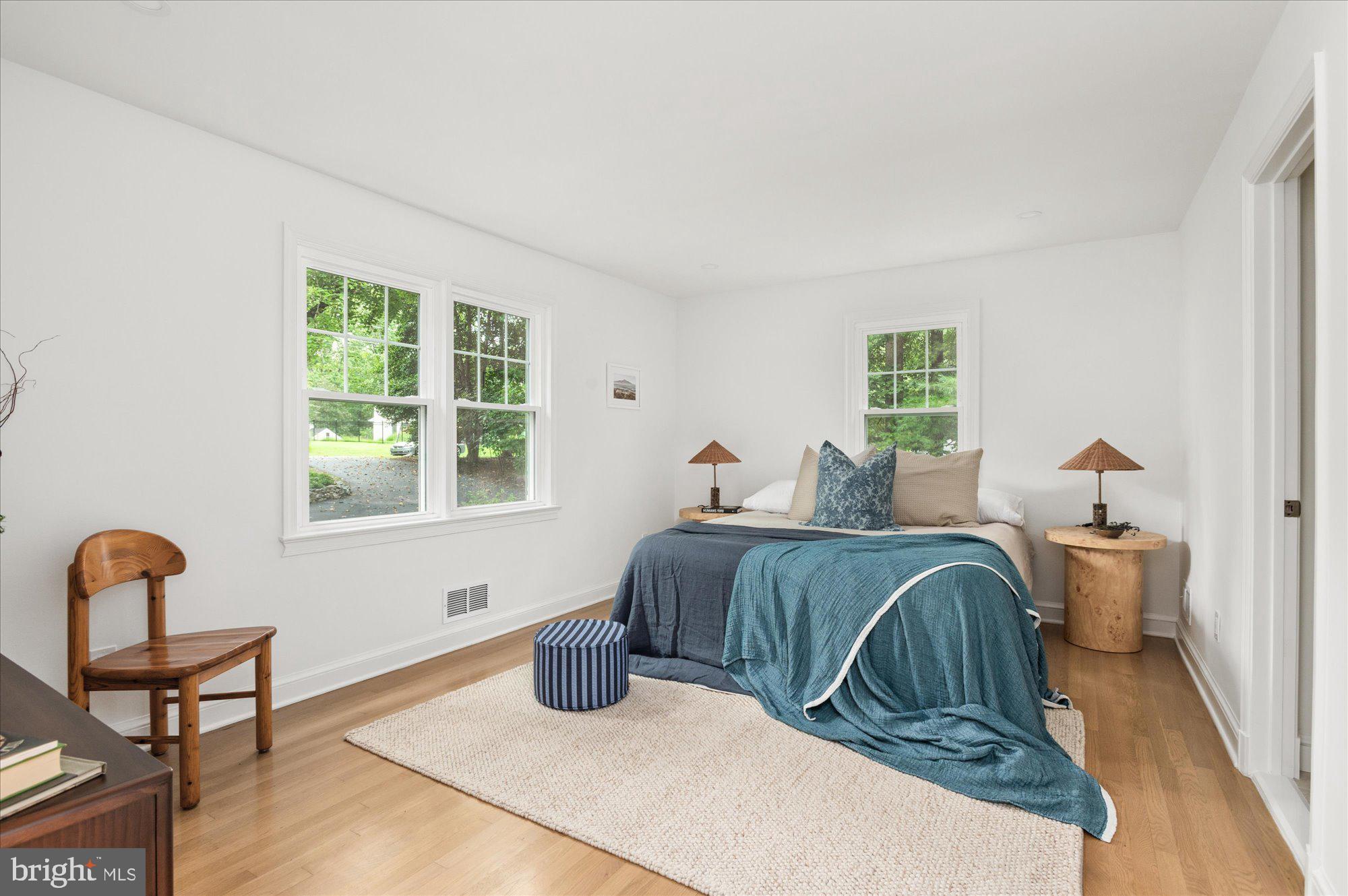 9225 LAUREL OAK DRIVE