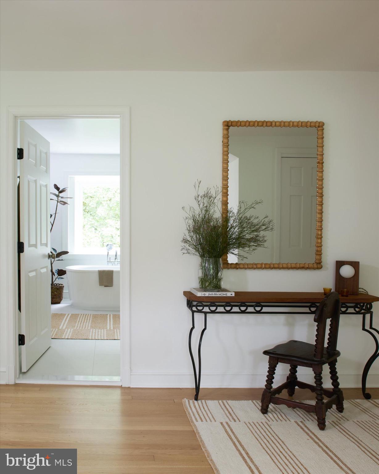 9225 LAUREL OAK DRIVE