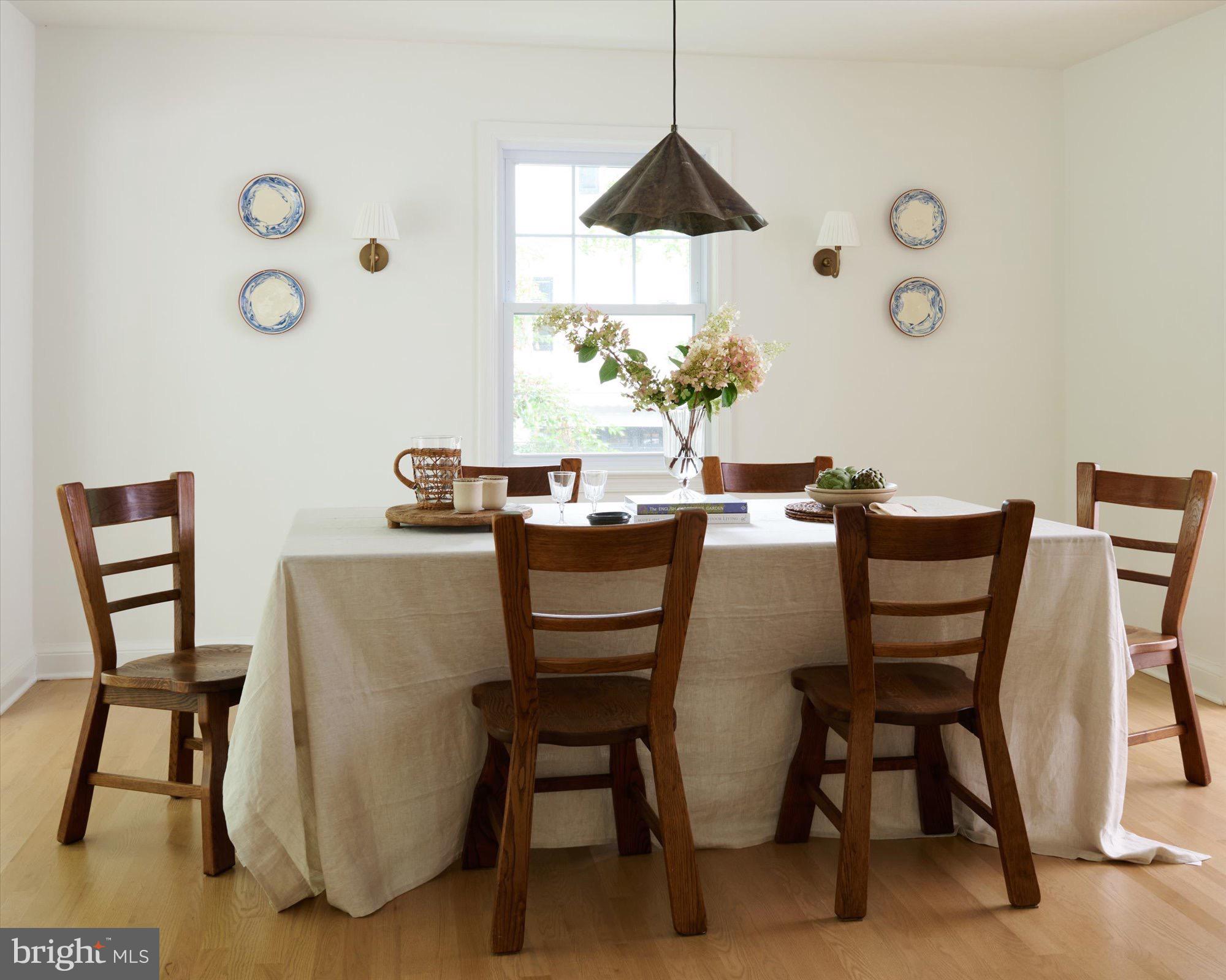 9225 LAUREL OAK DRIVE