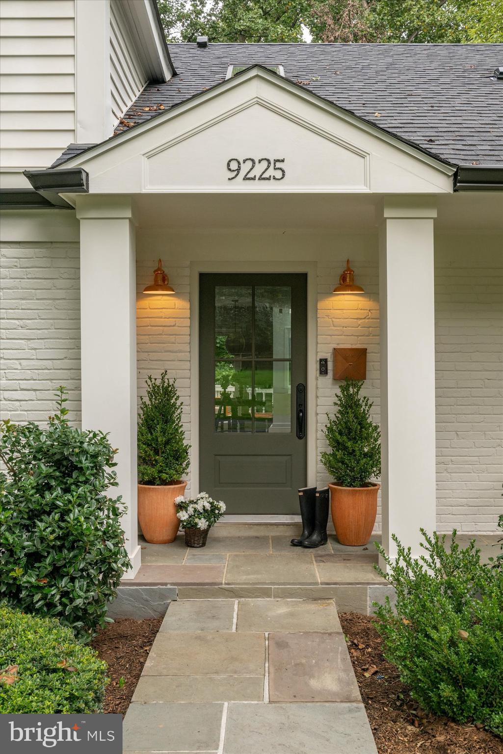 9225 LAUREL OAK DRIVE