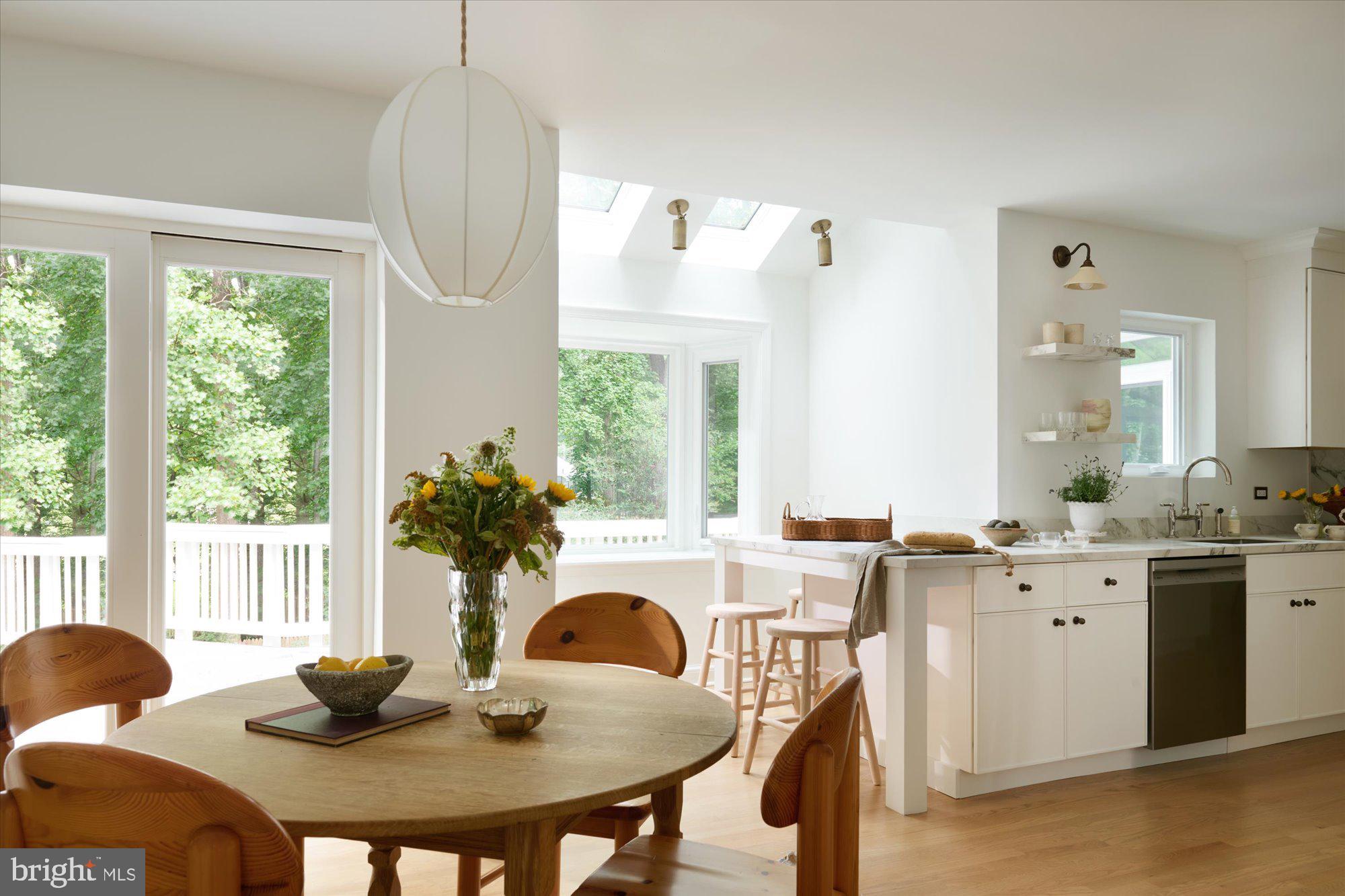 9225 LAUREL OAK DRIVE