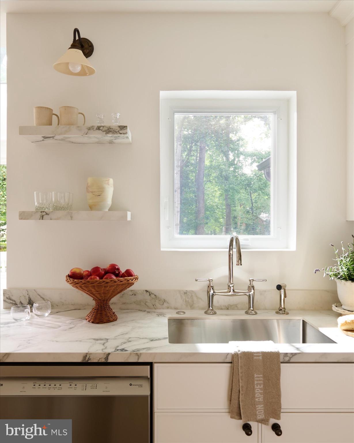 9225 LAUREL OAK DRIVE