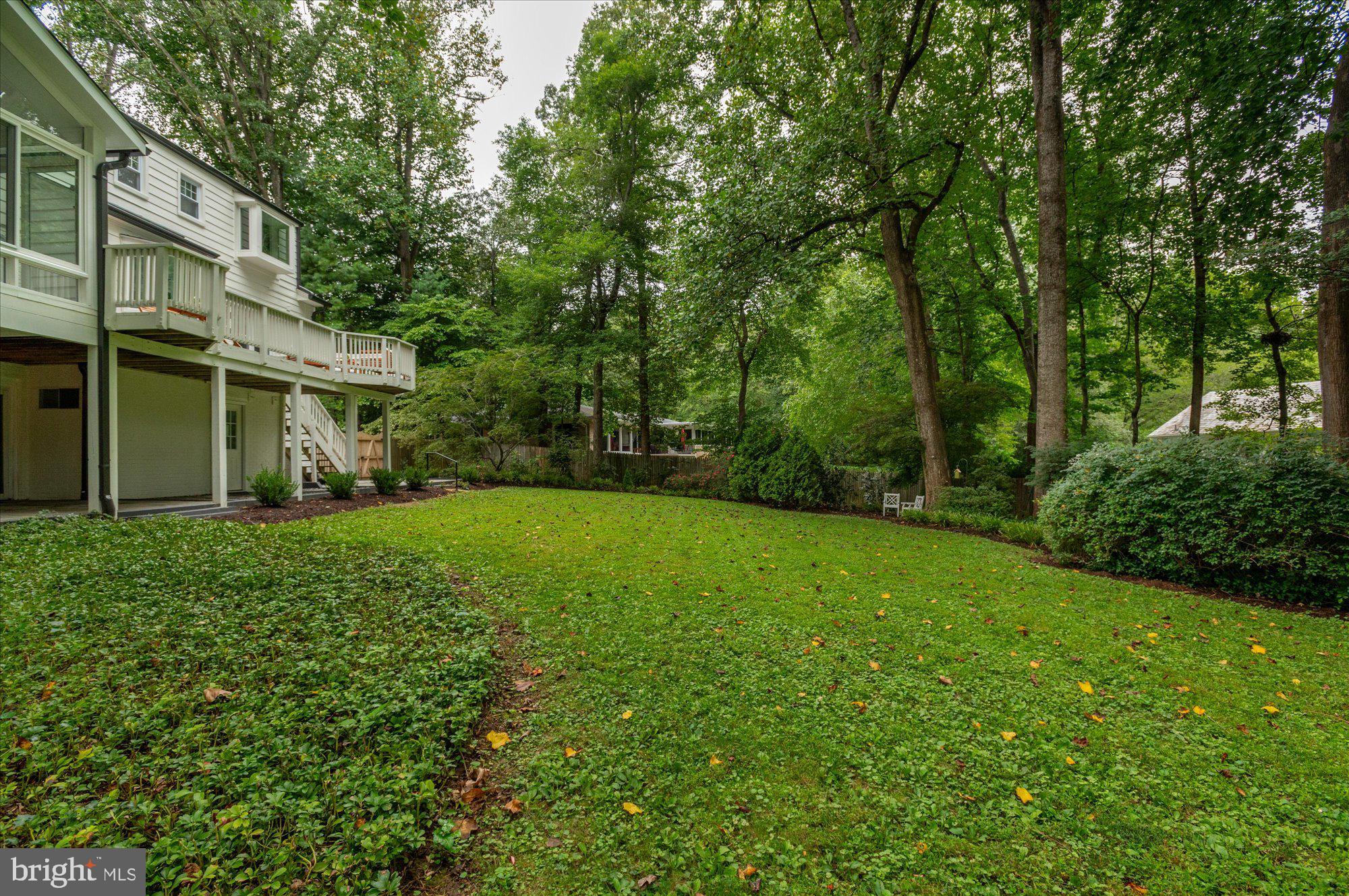 9225 LAUREL OAK DRIVE