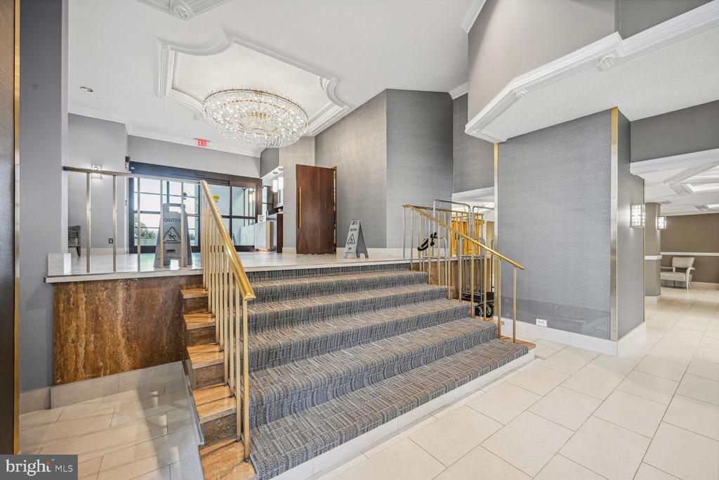 4515 WILLARD AVENUE 2320S