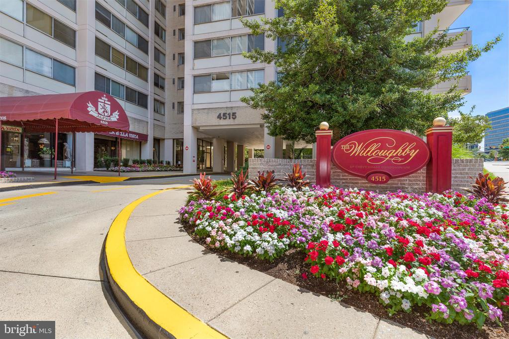 4515 WILLARD AVENUE 2320S