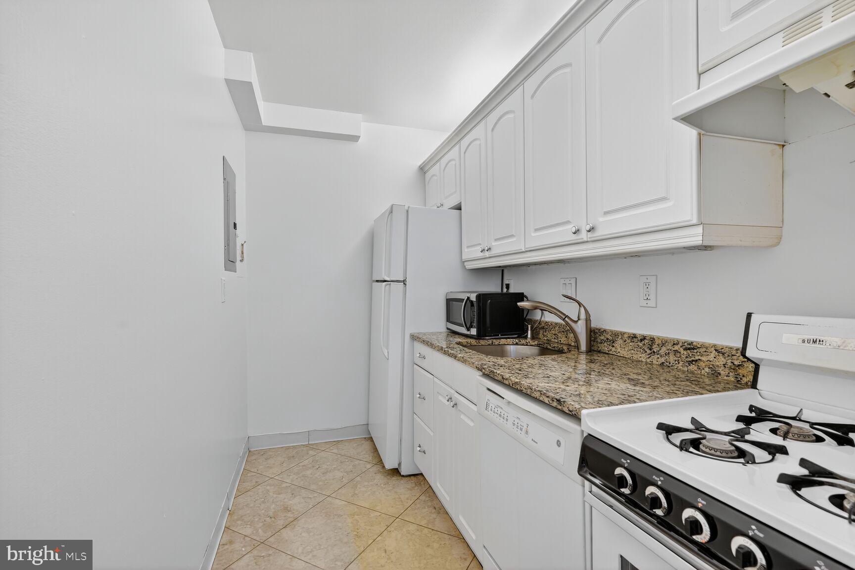 4515 WILLARD AVENUE 2320S