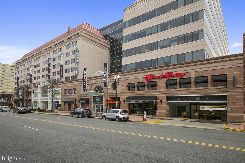 4515 WILLARD AVENUE 2320S
