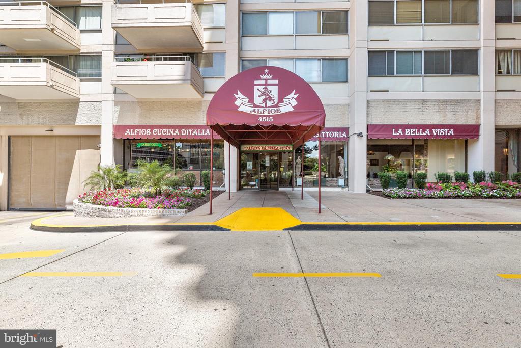 4515 WILLARD AVENUE 2320S