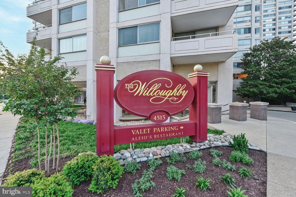 4515 WILLARD AVENUE 2320S