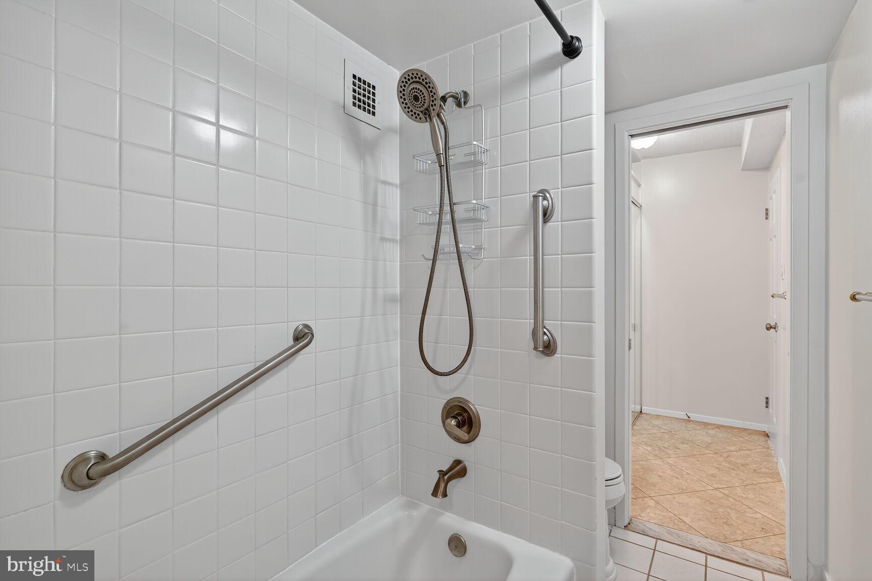 4515 WILLARD AVENUE 2320S