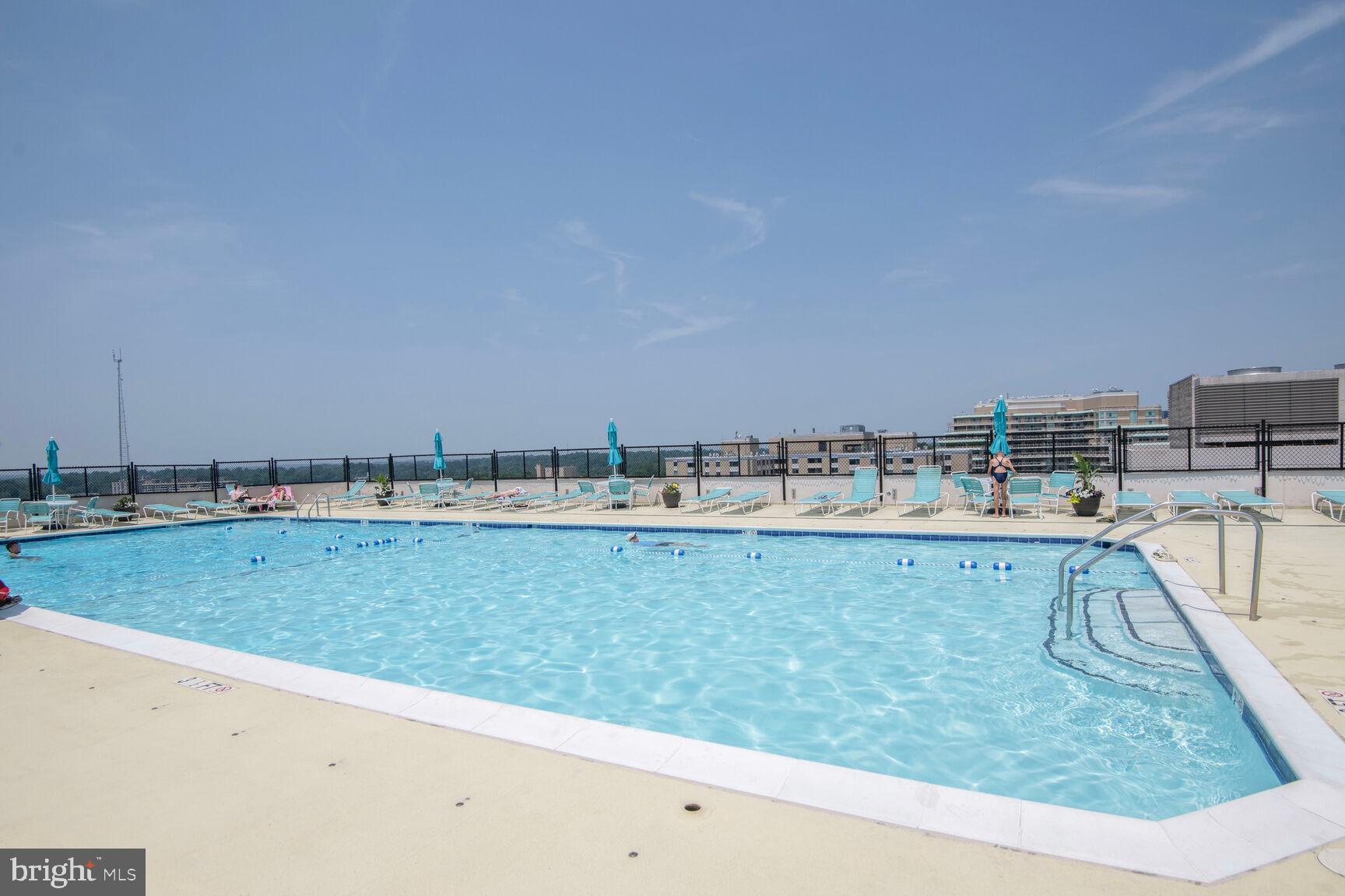 4515 WILLARD AVENUE 2320S