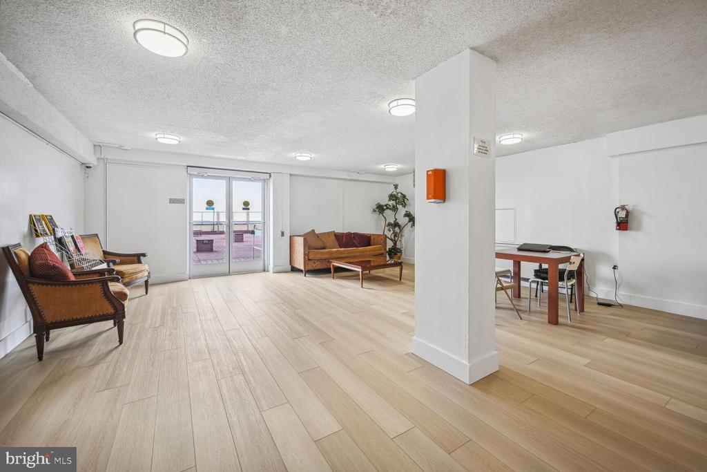4515 WILLARD AVENUE 2320S