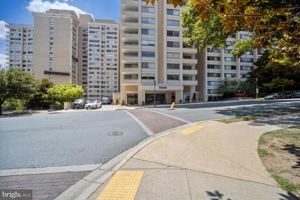 4515 WILLARD AVENUE 2320S