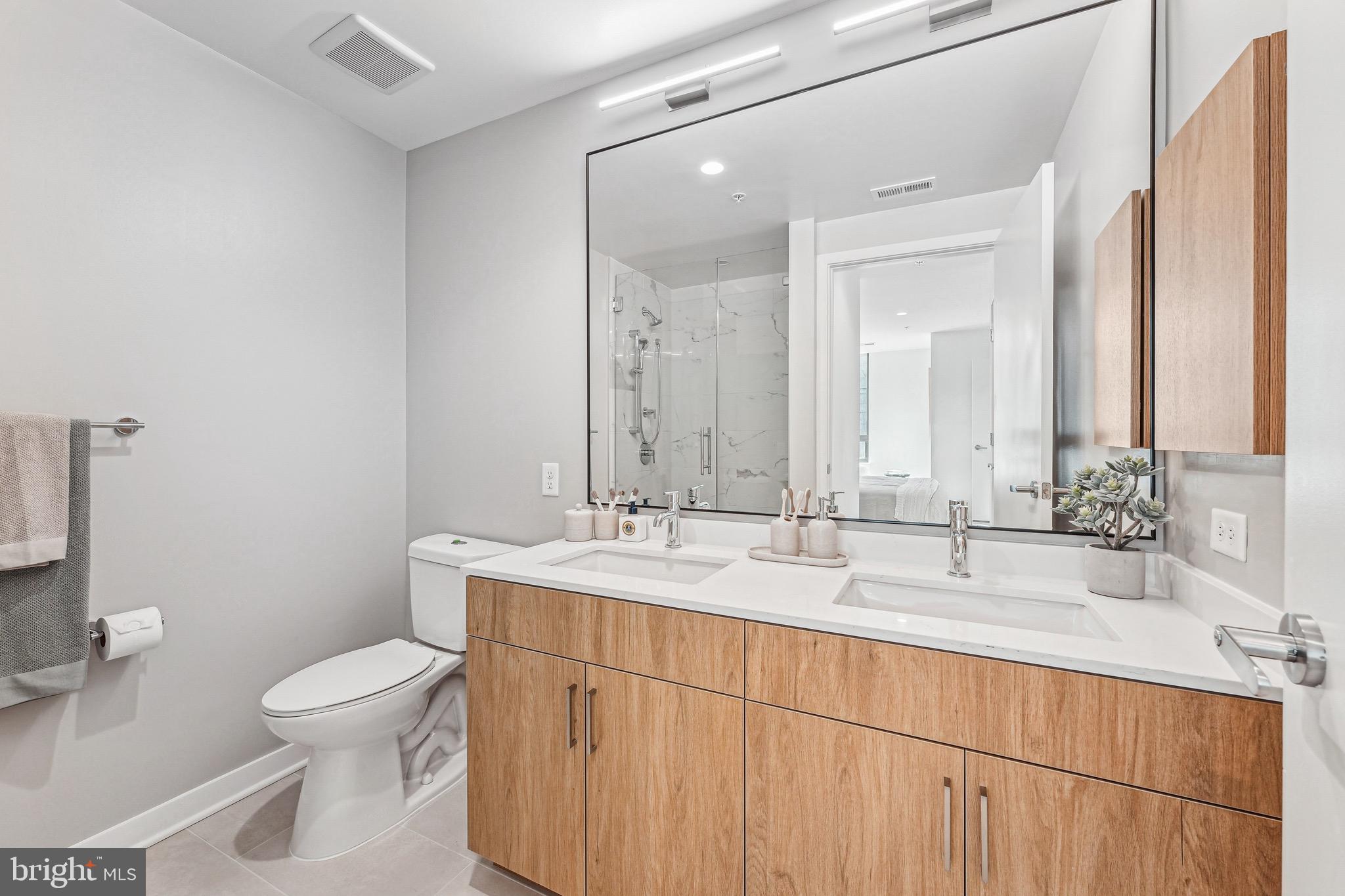 4909 AUBURN AVENUE 1011