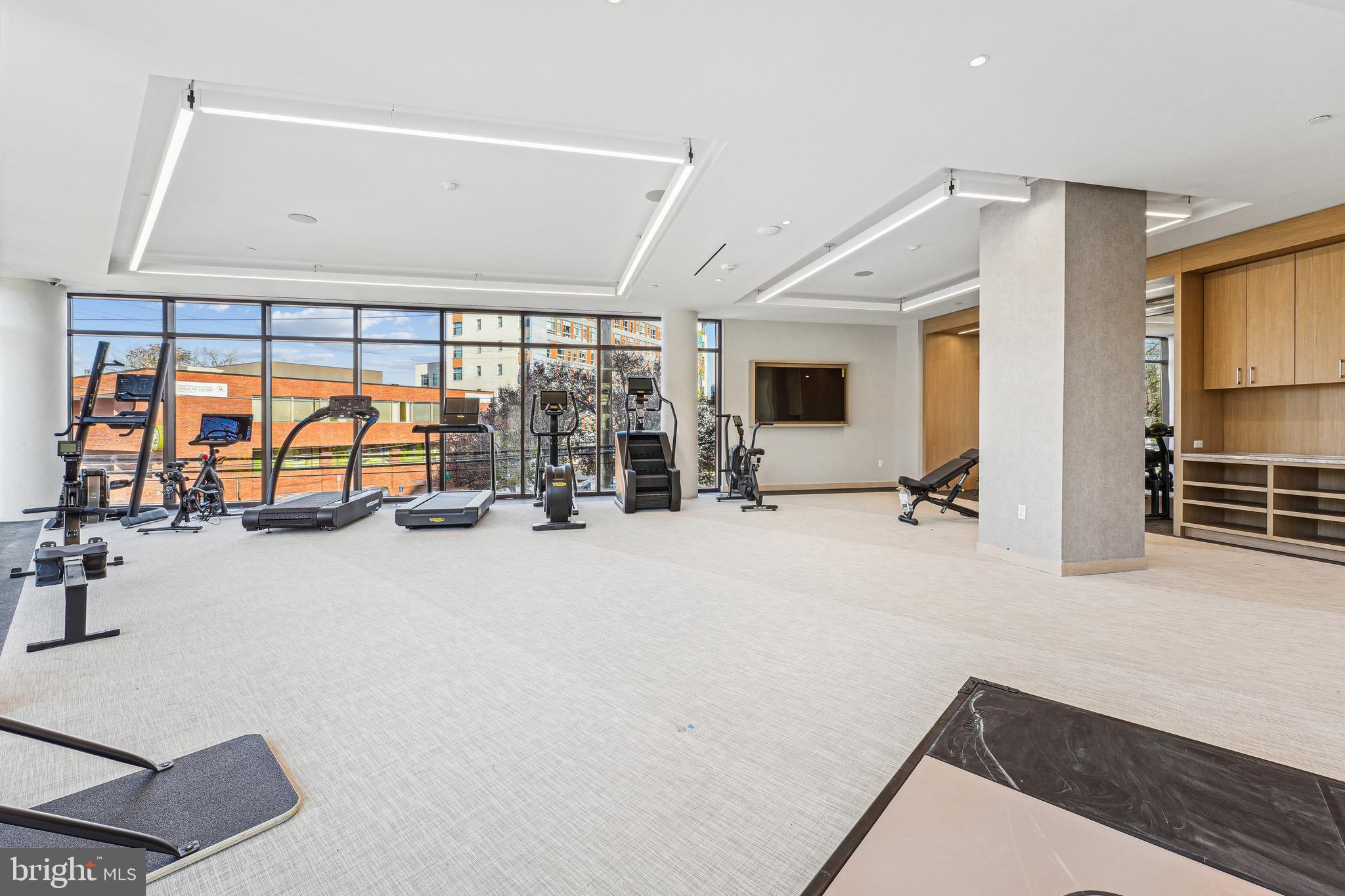 4909 AUBURN AVENUE 1011