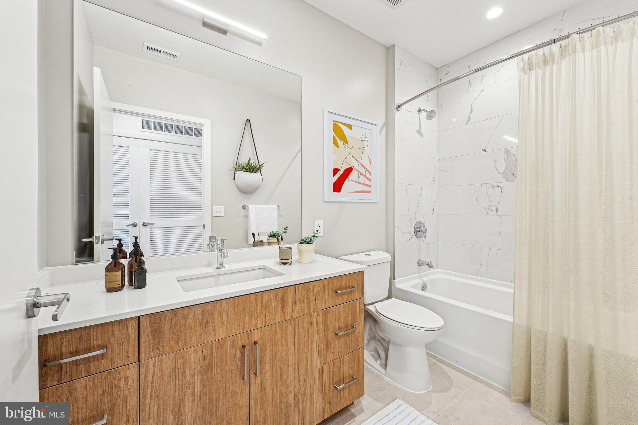 4909 AUBURN AVENUE 1011