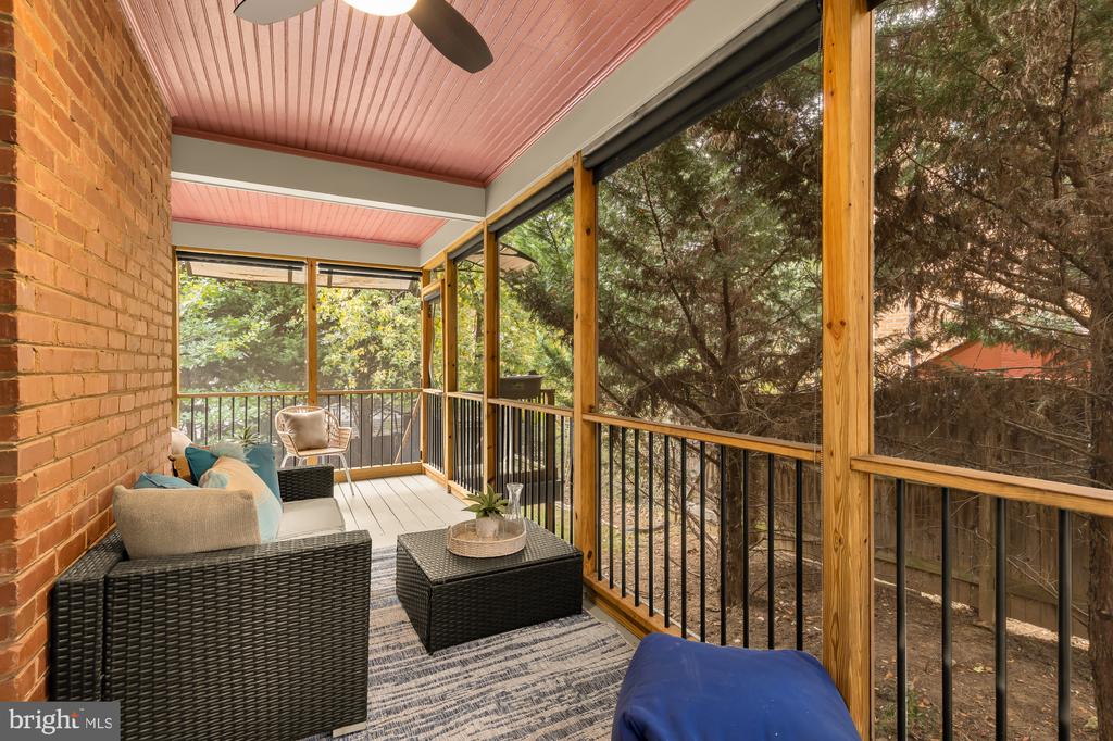 905 MALCOLM DRIVE