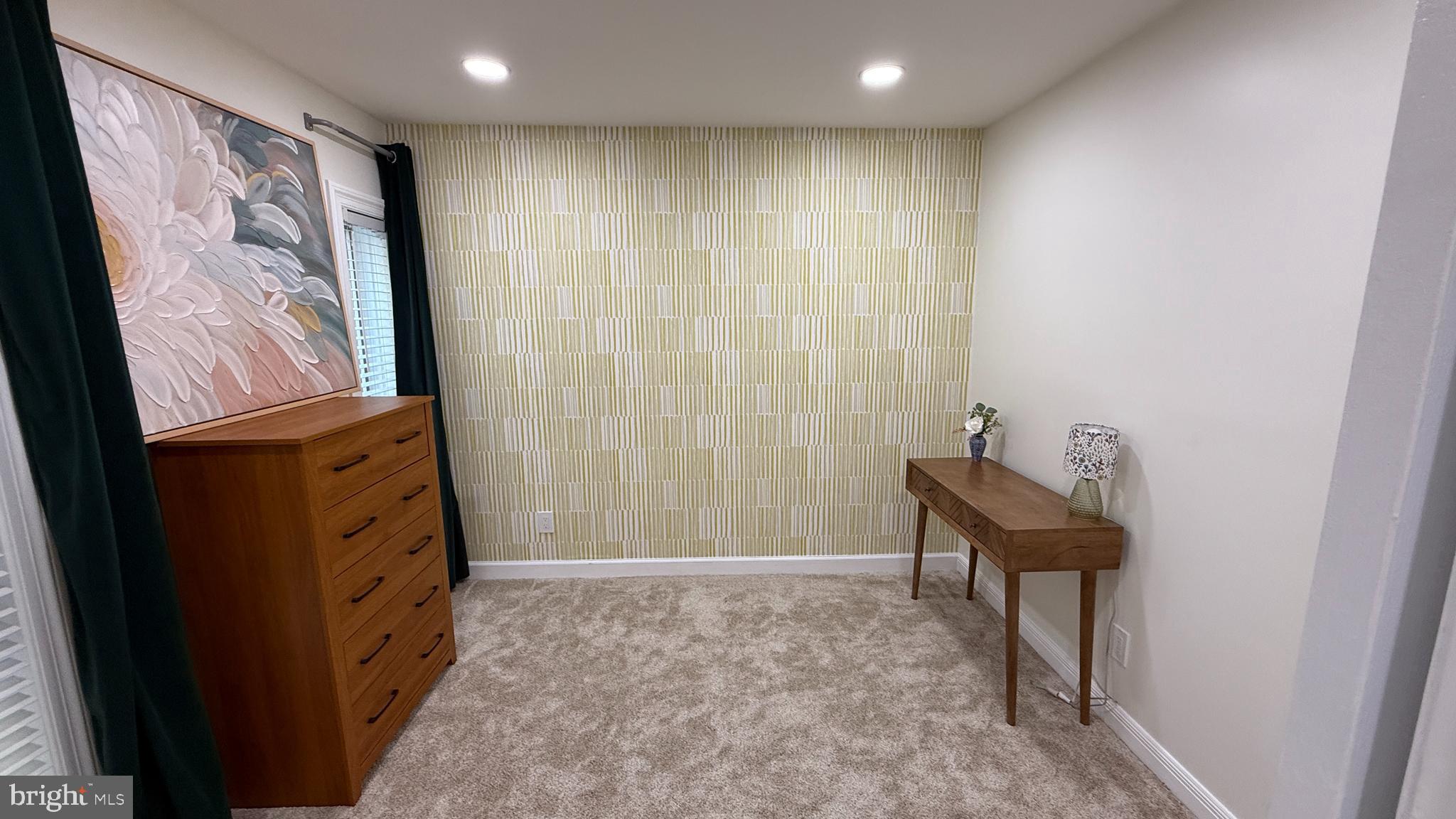 4814 HAMPDEN LANE R-2