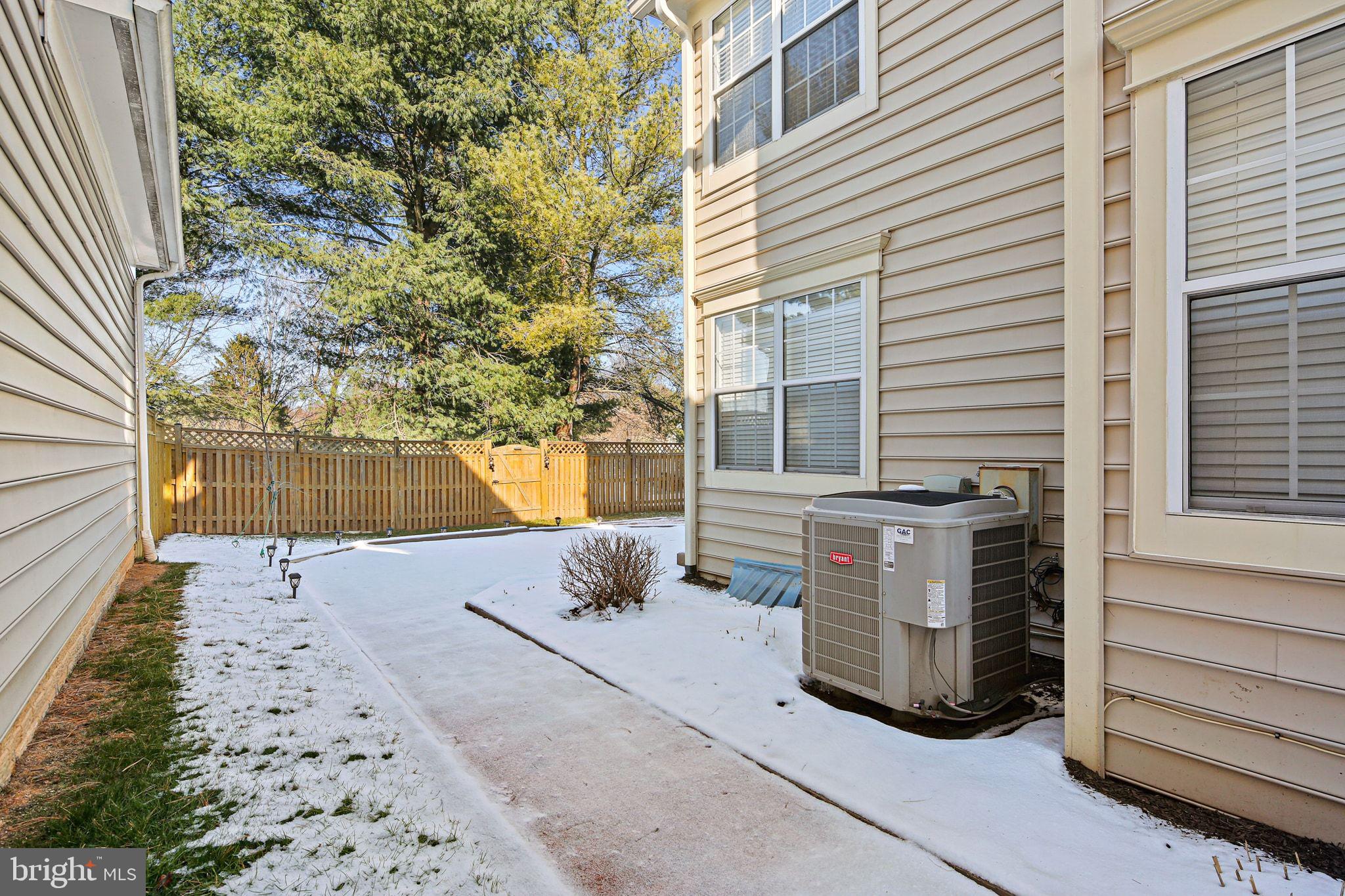 8405 MARKETREE CIRCLE