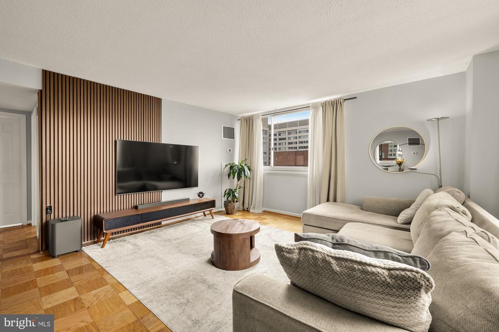 4601 N PARK AVENUE 1119