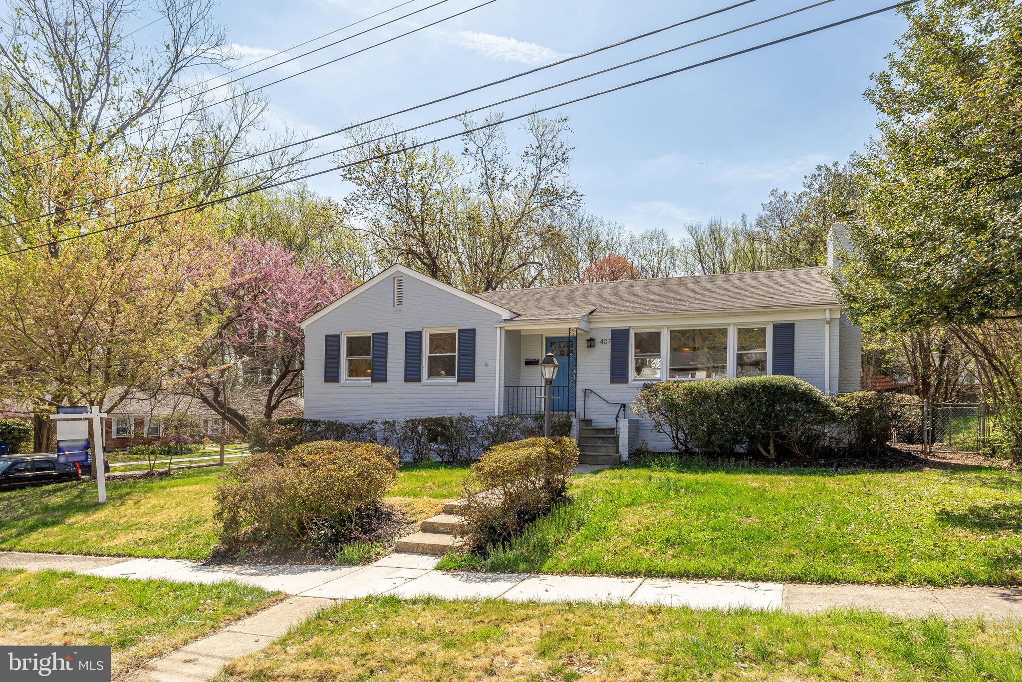 407 HINSDALE COURT