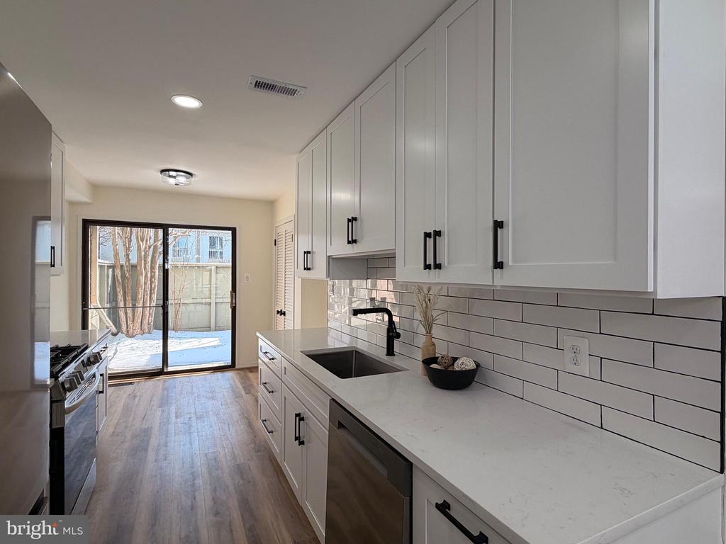 5236 POOKS HILL ROAD D-23