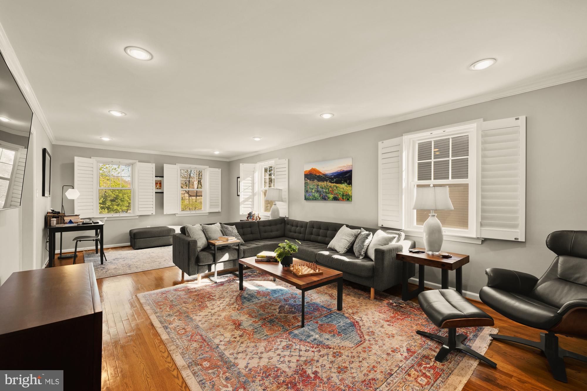 1601 NOYES DRIVE