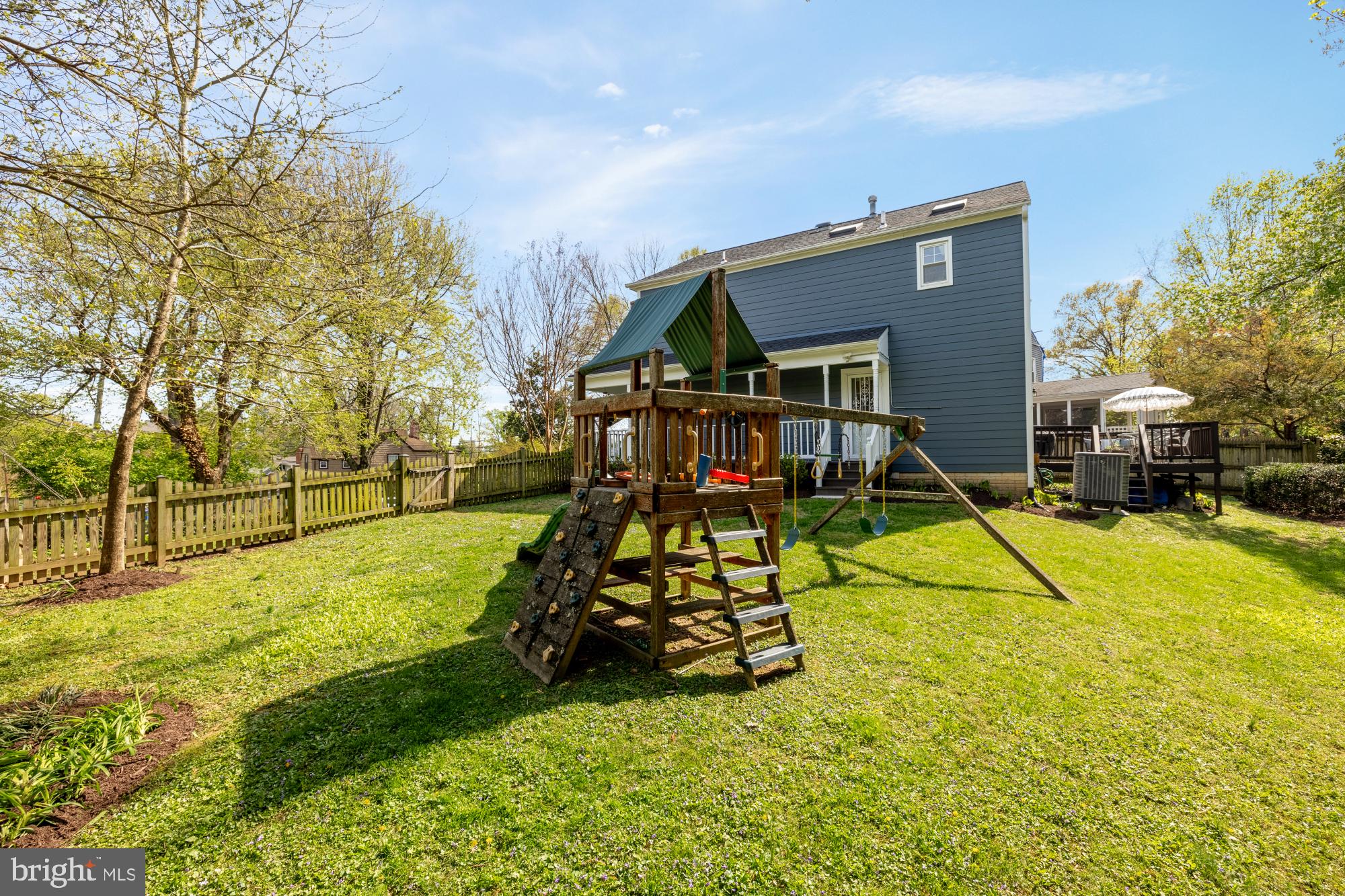 1601 NOYES DRIVE