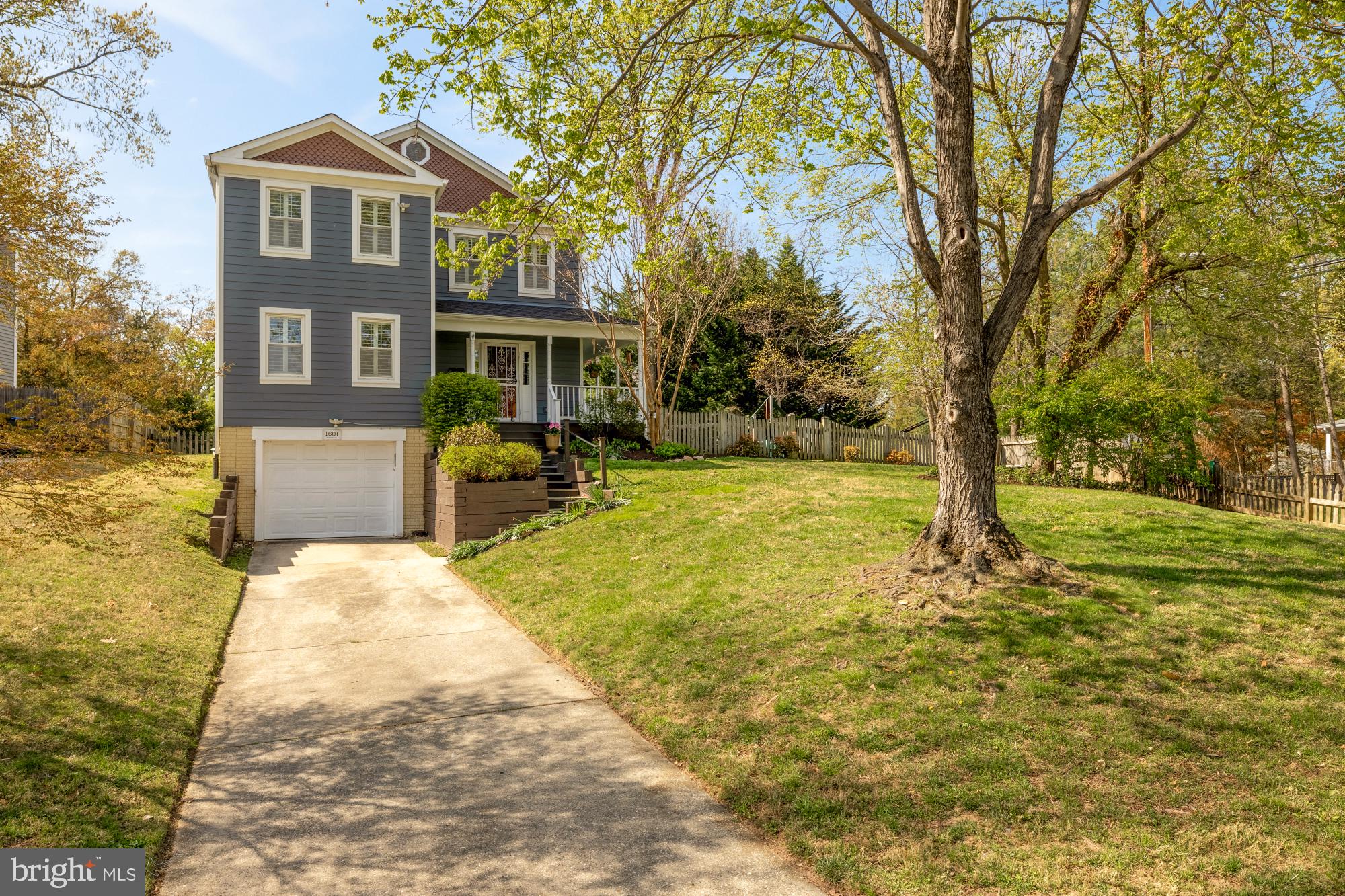 1601 NOYES DRIVE