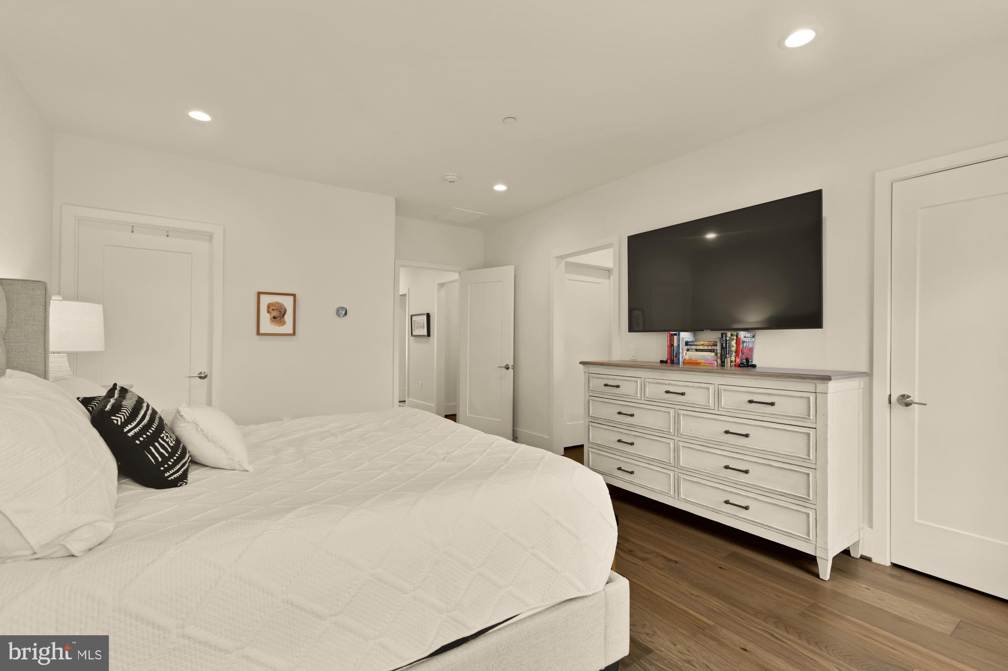 3737 GLENMOOR RESERVE LANE