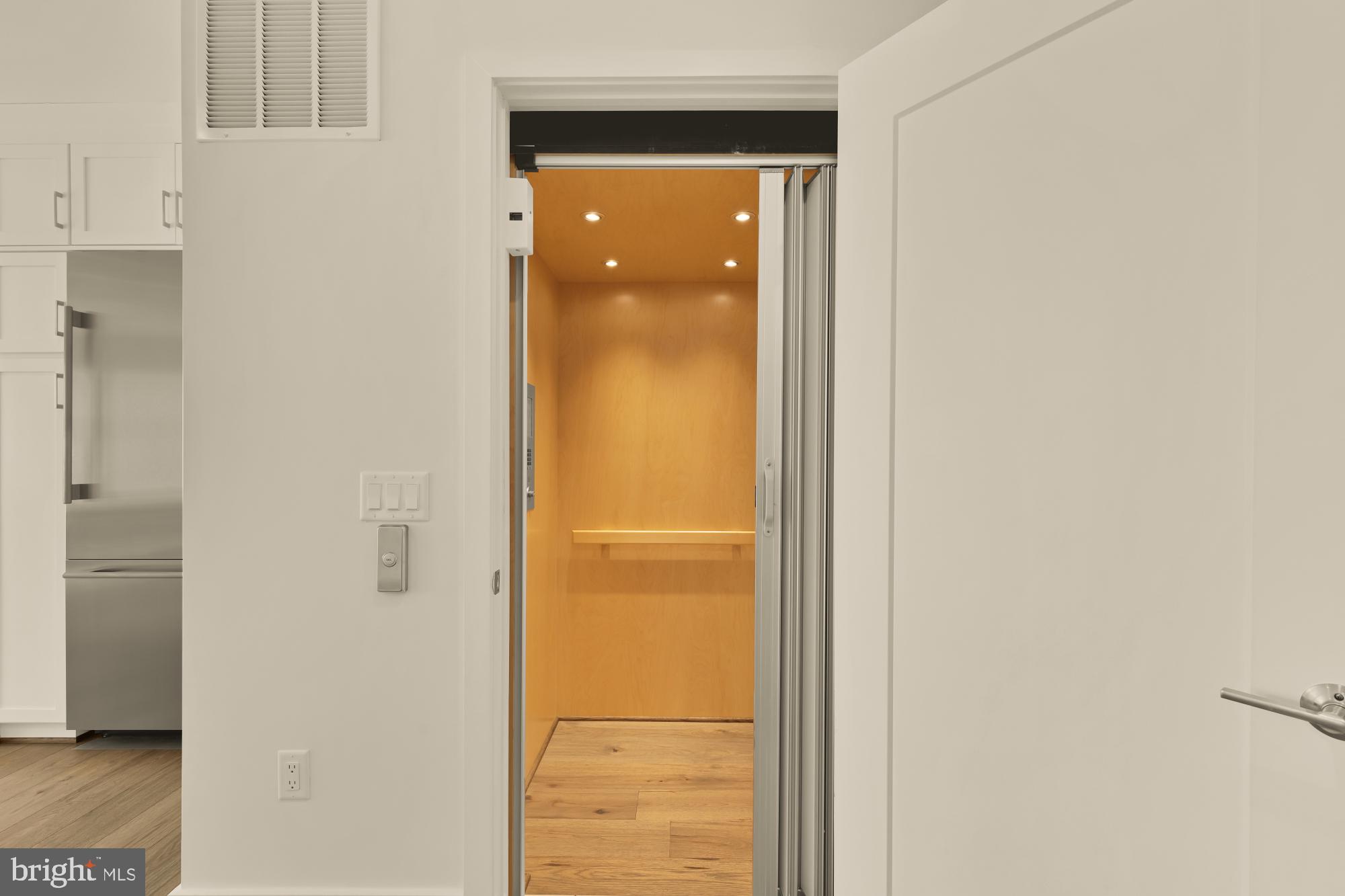 3737 GLENMOOR RESERVE LANE