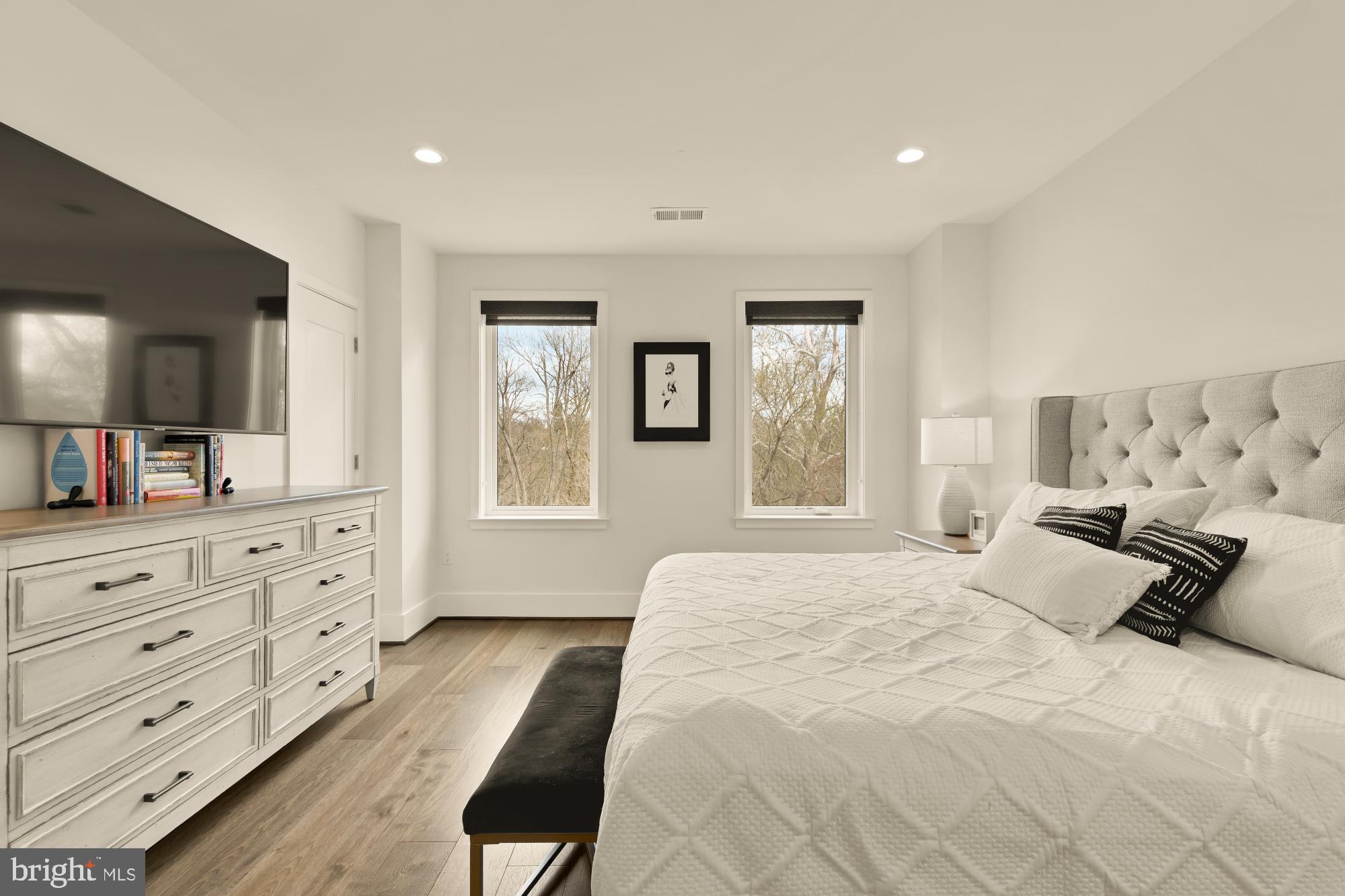 3737 GLENMOOR RESERVE LANE