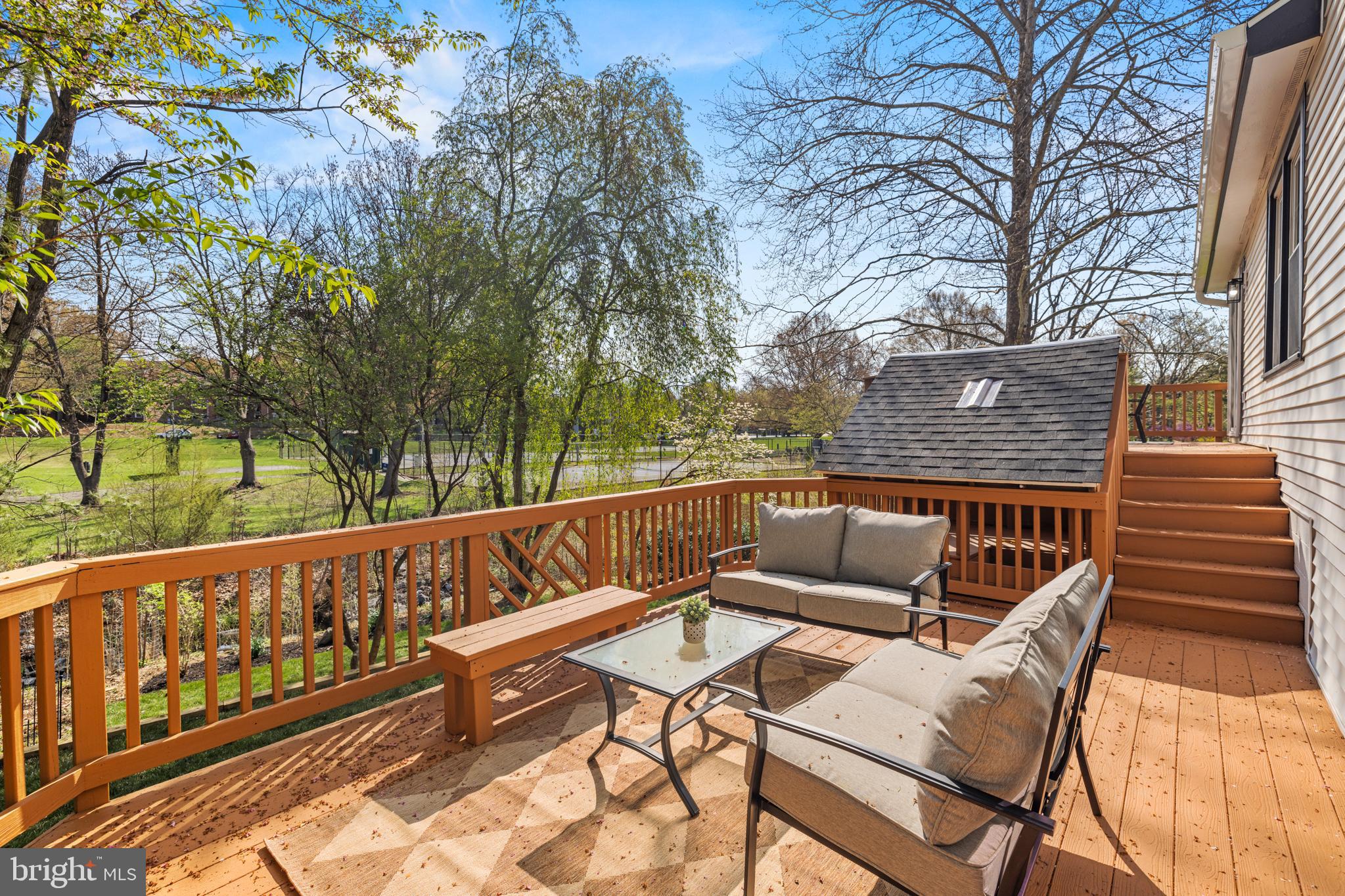 5 SOLITAIRE COURT