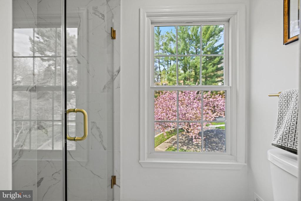 5 SOLITAIRE COURT