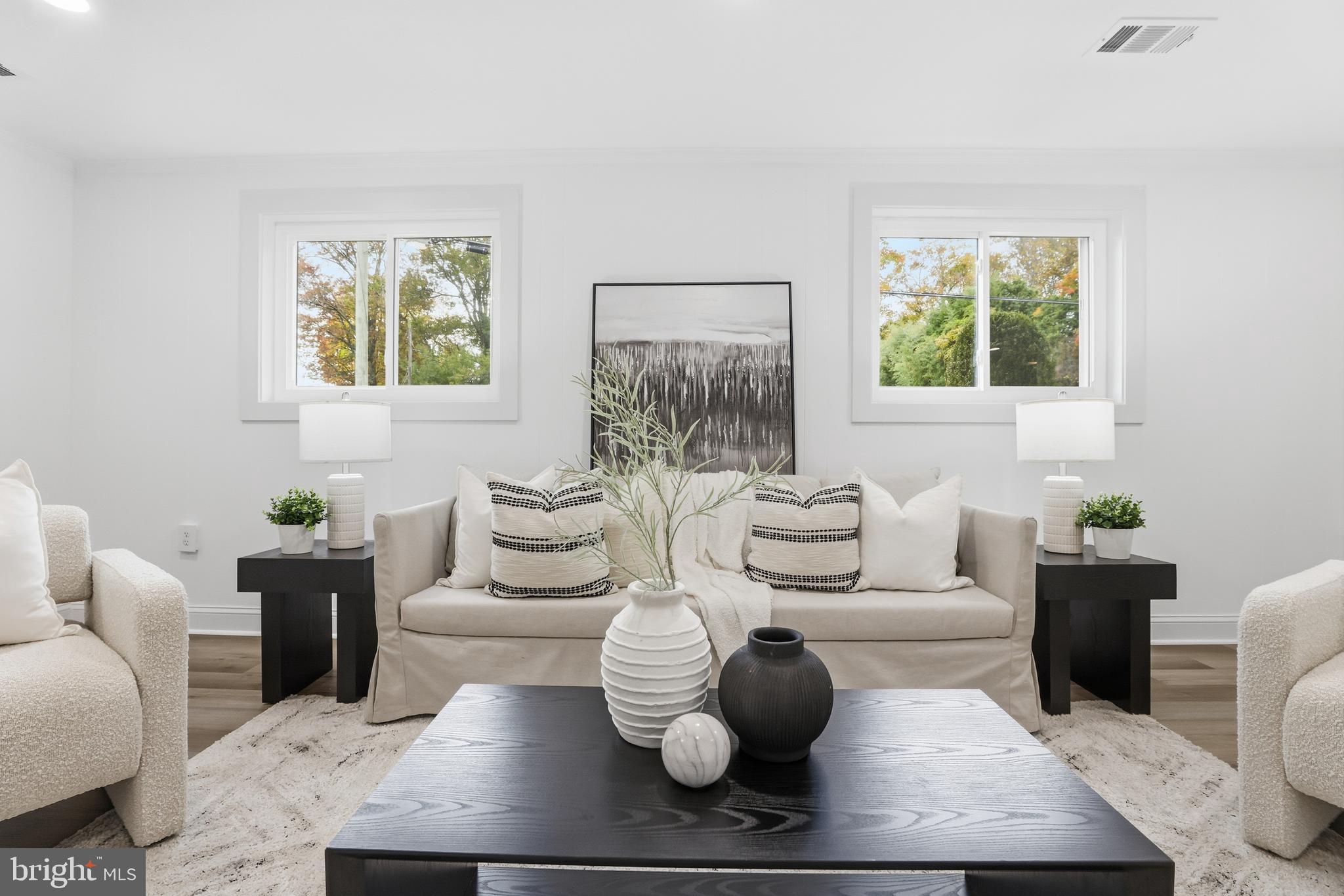 13801 LIONEL LANE