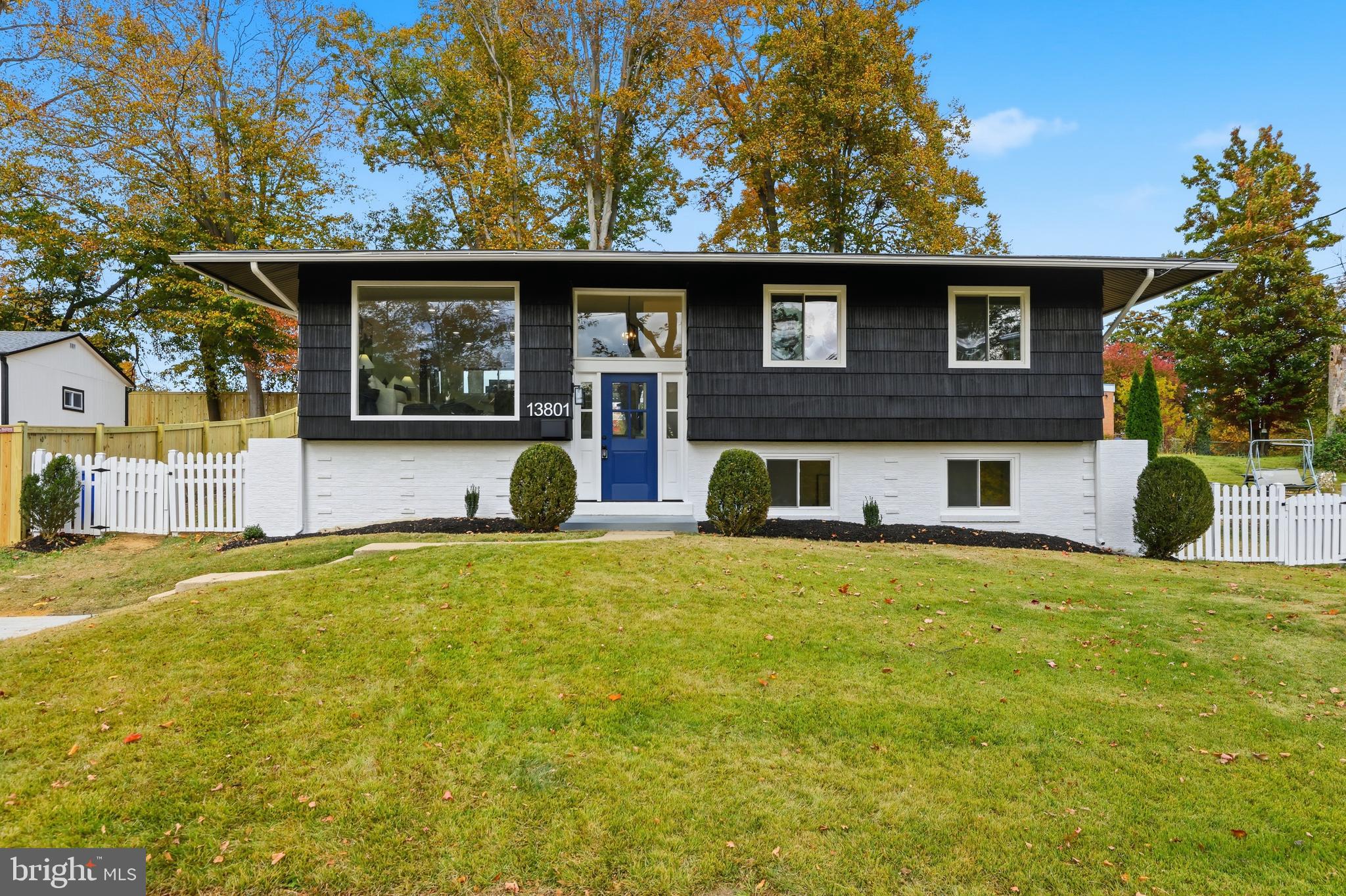 13801 LIONEL LANE