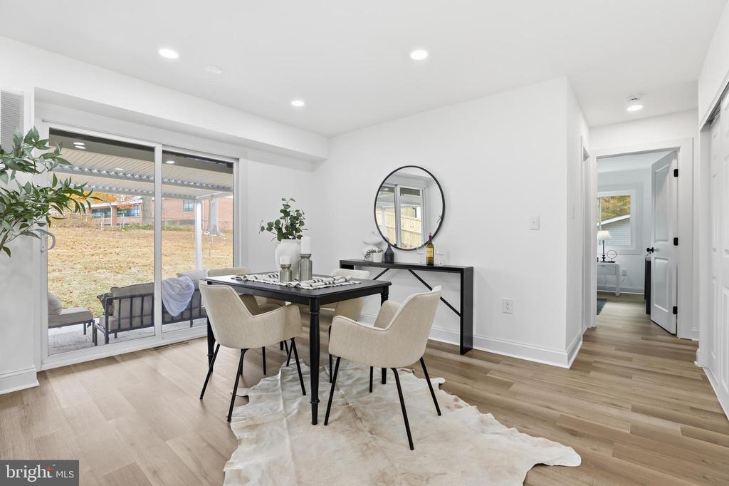 13801 LIONEL LANE