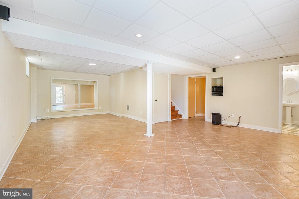 17413 CHEROKEE LANE