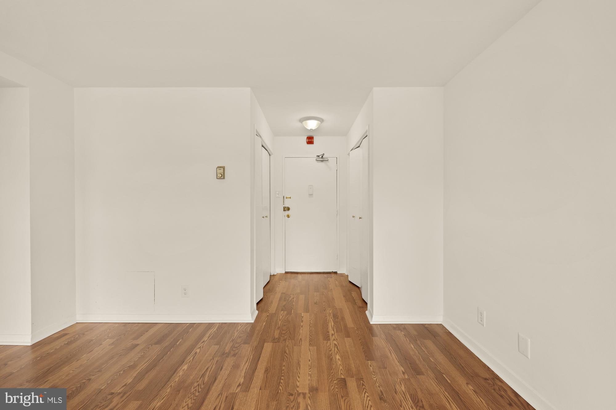 1900 LYTTONSVILLE ROAD 818