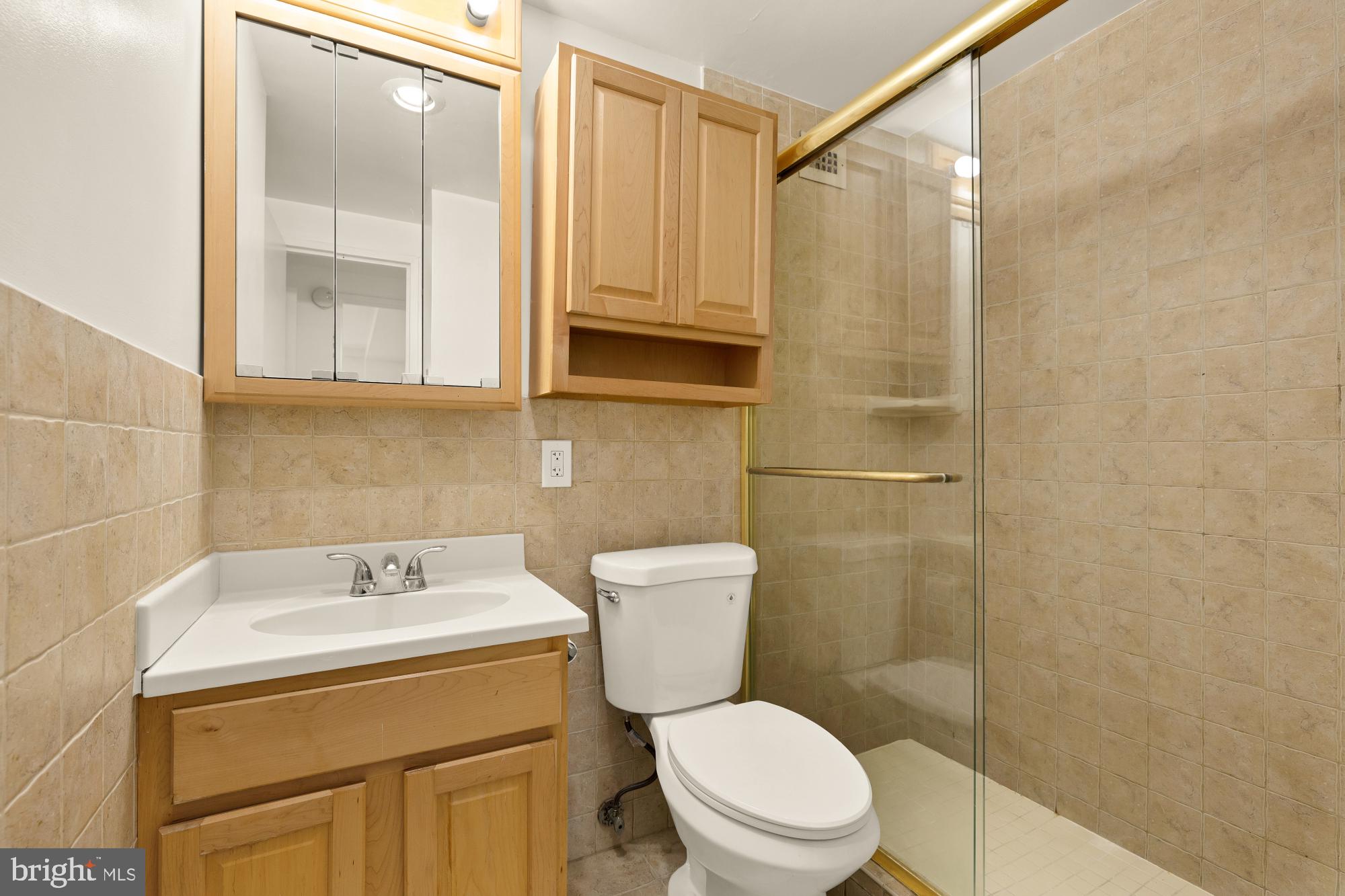 1900 LYTTONSVILLE ROAD 818