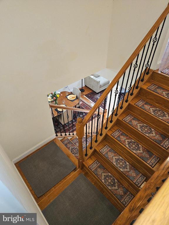 4 BURGUNDY COURT