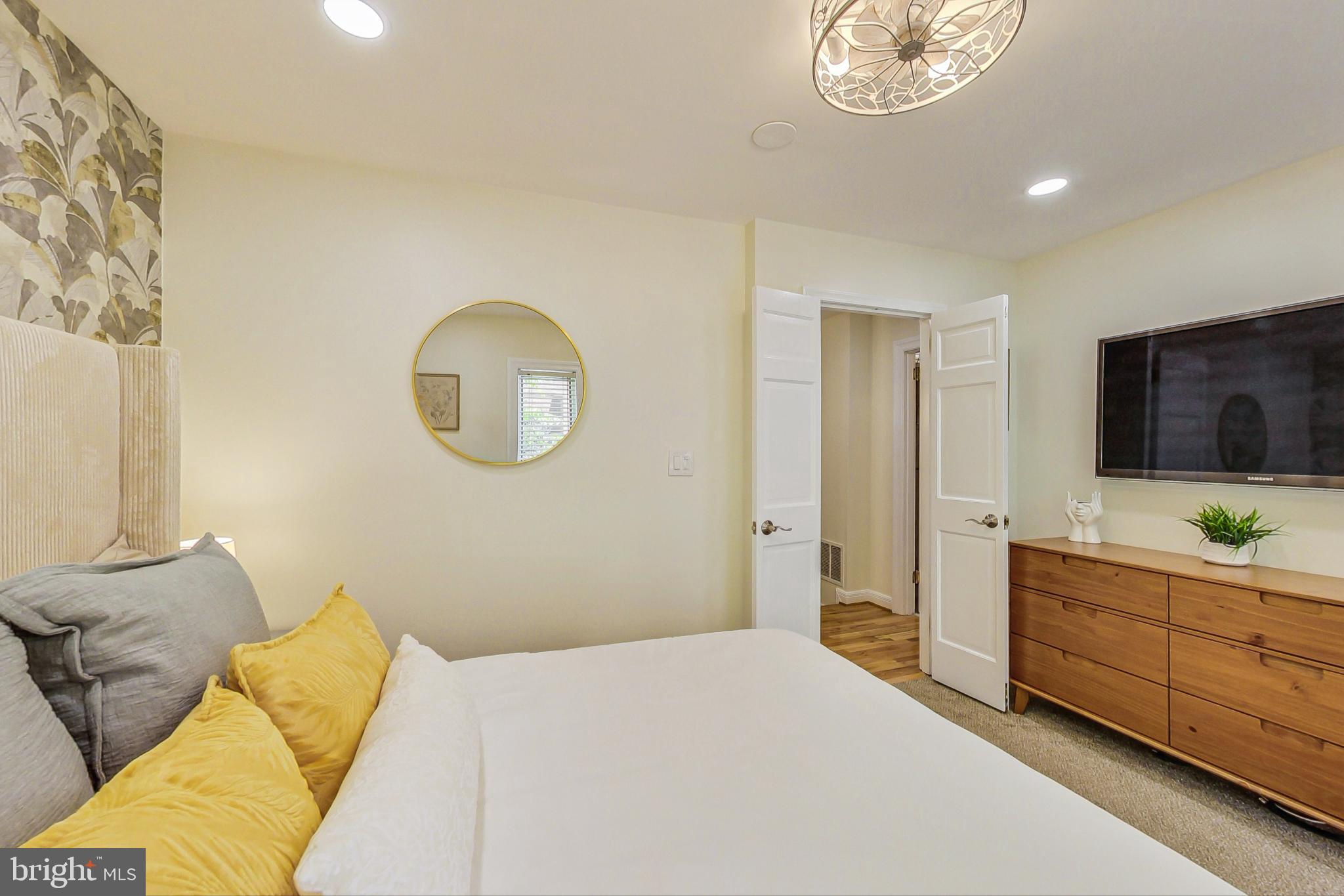 4814 HAMPDEN LANE R-2