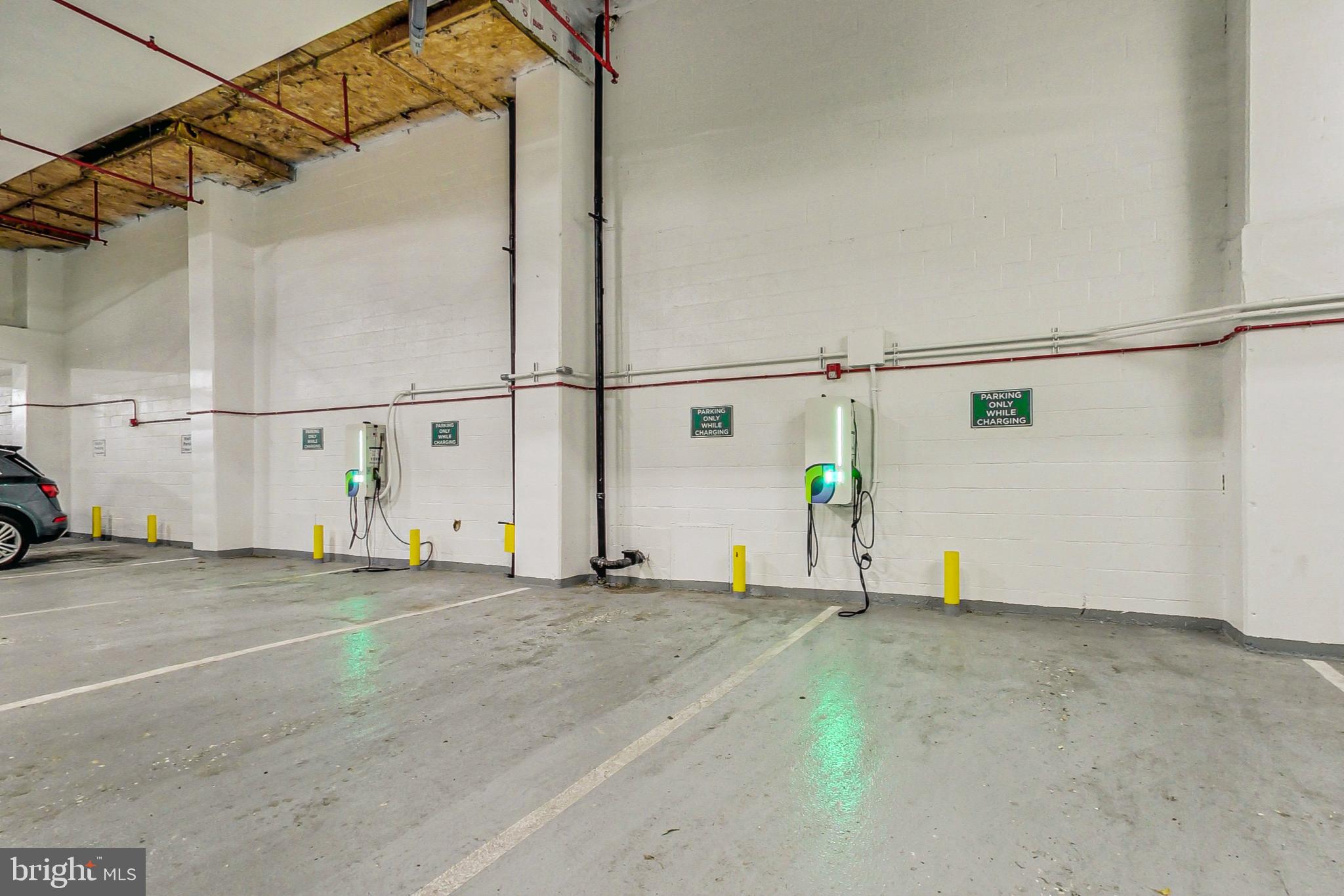 4814 HAMPDEN LANE R-2