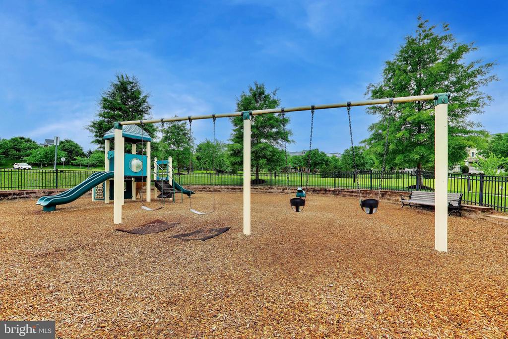 13513 MOONLIGHT TRAIL DRIVE