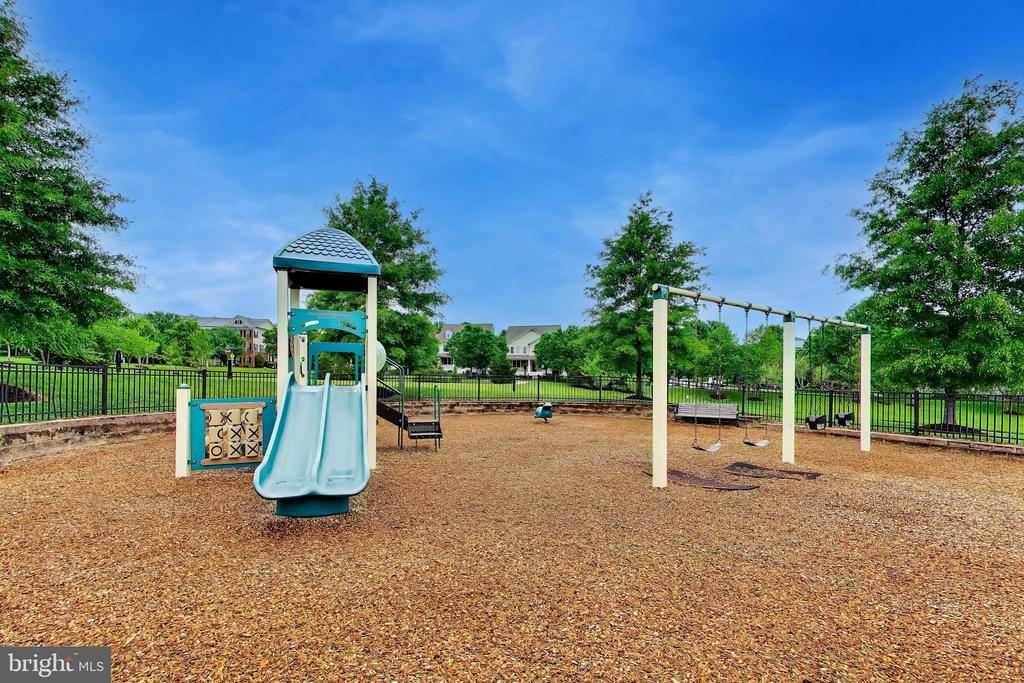 13513 MOONLIGHT TRAIL DRIVE