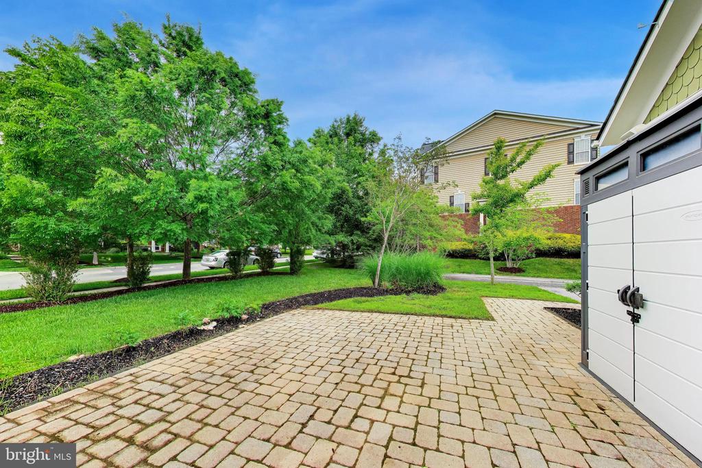 13513 MOONLIGHT TRAIL DRIVE
