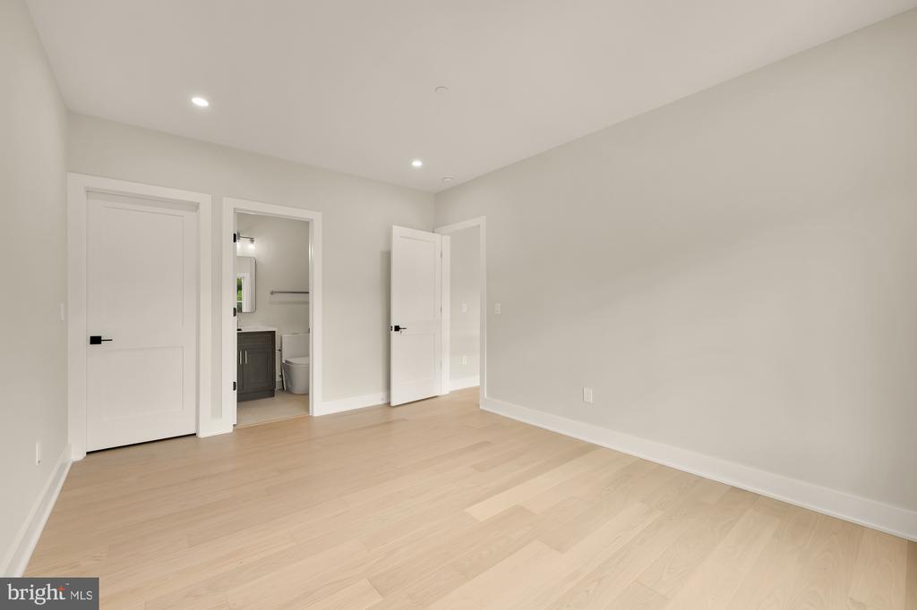 8314 THOREAU DRIVE