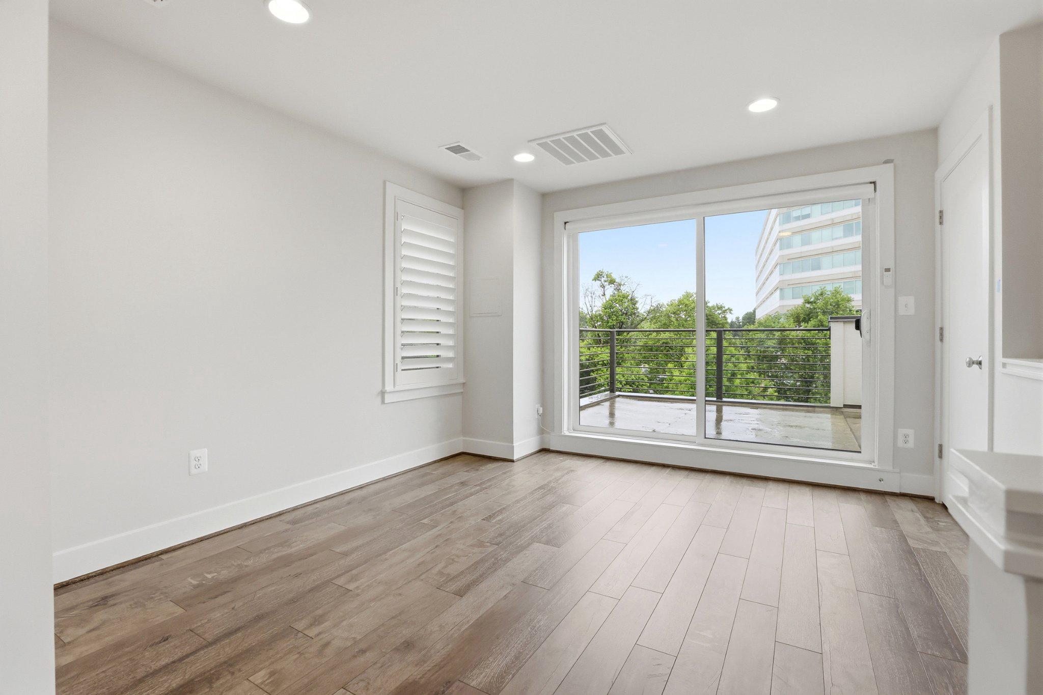 6924 ROCKLEDGE DRIVE
